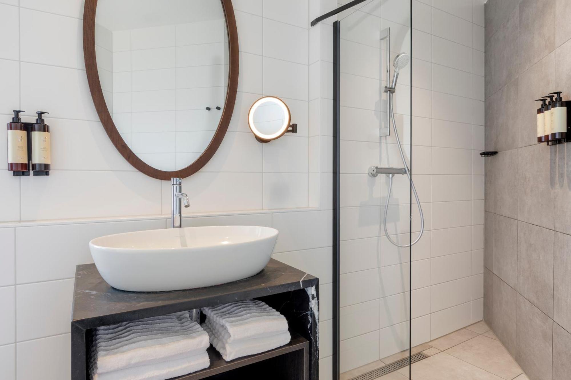Corendon Amsterdam Schiphol Airport, A Tribute Portfolio Hotel 4*